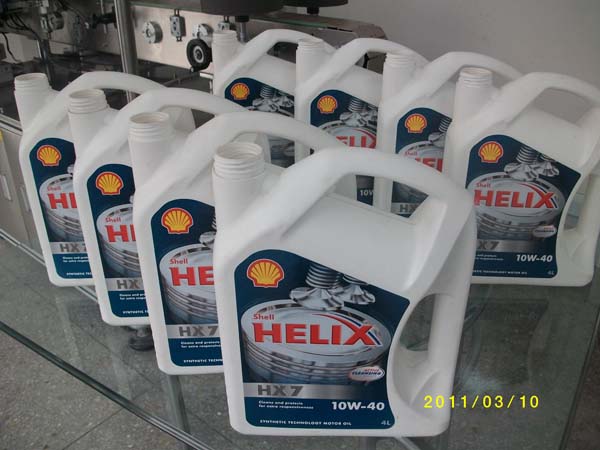 大塑料瓶側(cè)面貼標(biāo)機(jī)樣品